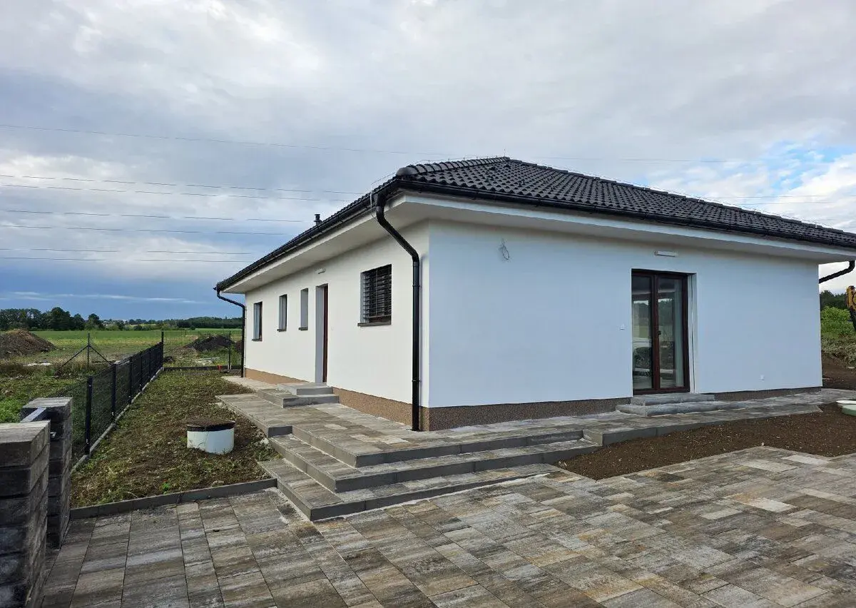 Prodej RD 4+kk s krytým stáním a dilnou – Kornatice
