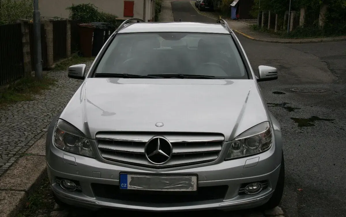 Mercedes-Benz C – 2010, 210 000 km