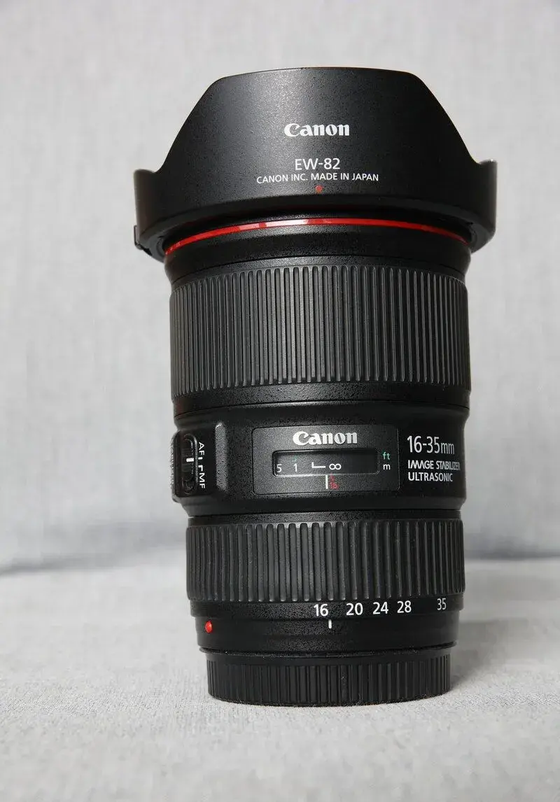 Canon EF 16-35 mm f/4 L IS USM