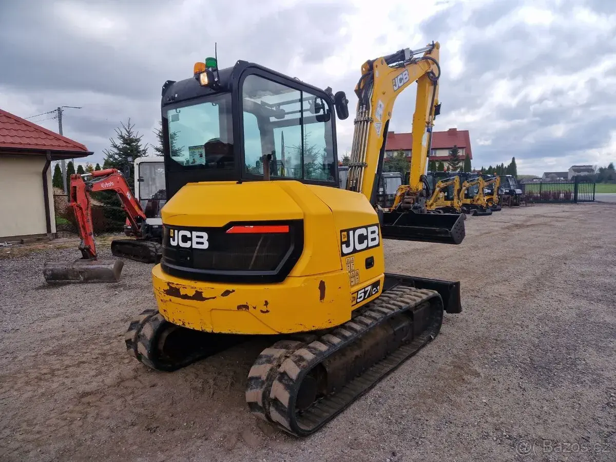 🚜 Pronájem minibagru JCB 57C-1 – 5,7 t 🚜