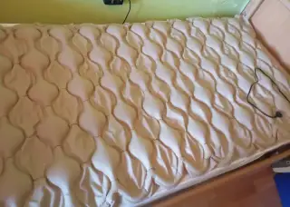 Antidekubitní matrace s kompresorem