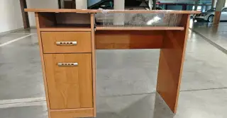 Psací stůl starší