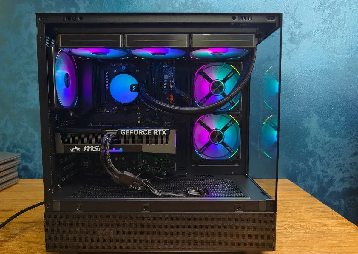 Herní 8 jádro 5800X3D, 32GB, 1TB SSD, RTX5060Ti 16GB -záruka