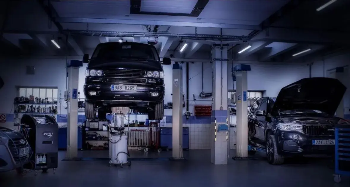 PRÁCE PRO ZKUŠENÉHO AUTOMECHANIKA