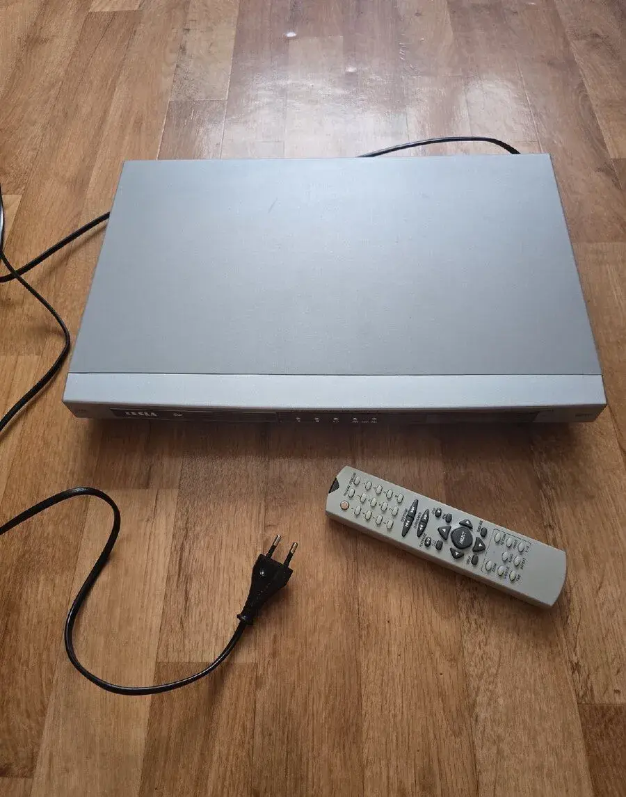 DVD Přehrávač Tesla DVX 5600