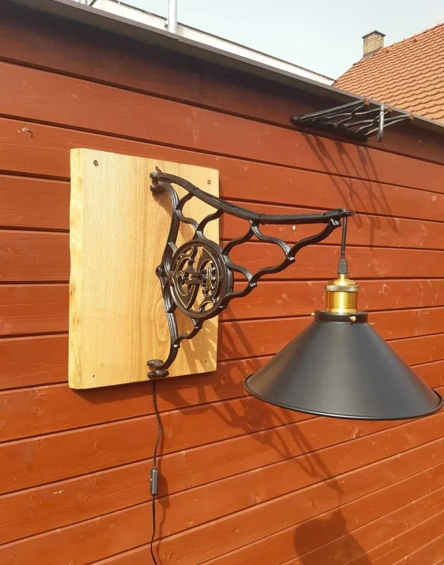 Lampa z šicího stroje