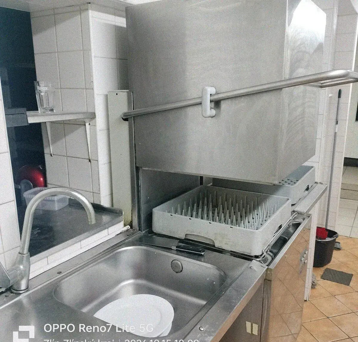 Myčka na nádobí Gastro