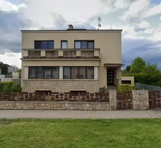 Pronájem bytu 4+1 v rodinném domě v Hradci Králové