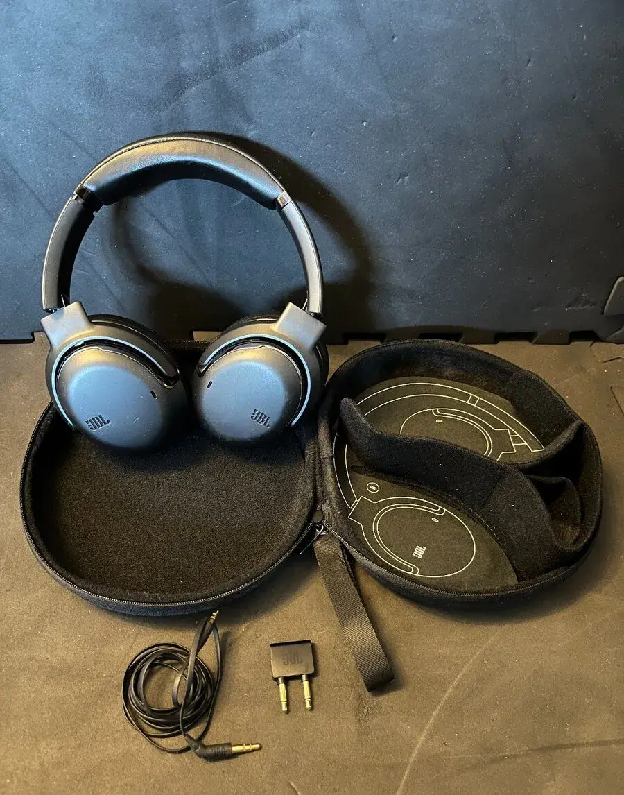JBL TOUR ONE M1