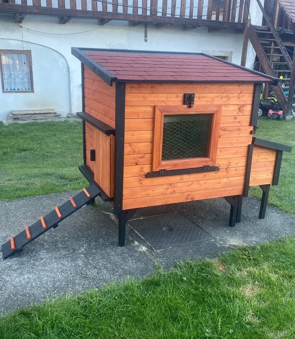 Nový zateplený ,5-8 slepic.