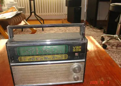 Rádio VEF 206