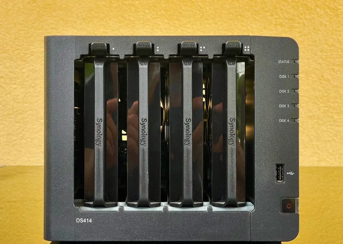 Synology DS414 – 4-šachtový bez disků
