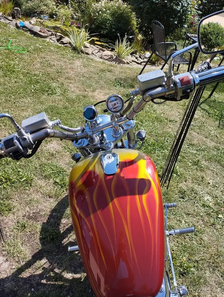 Suzuki Intruder VS 800