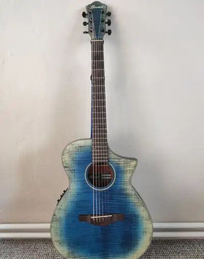 Elektroakustická kytara Ibanez AEWC32FM-GBL