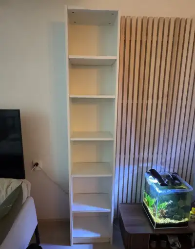 IKEA bílá knihovna
