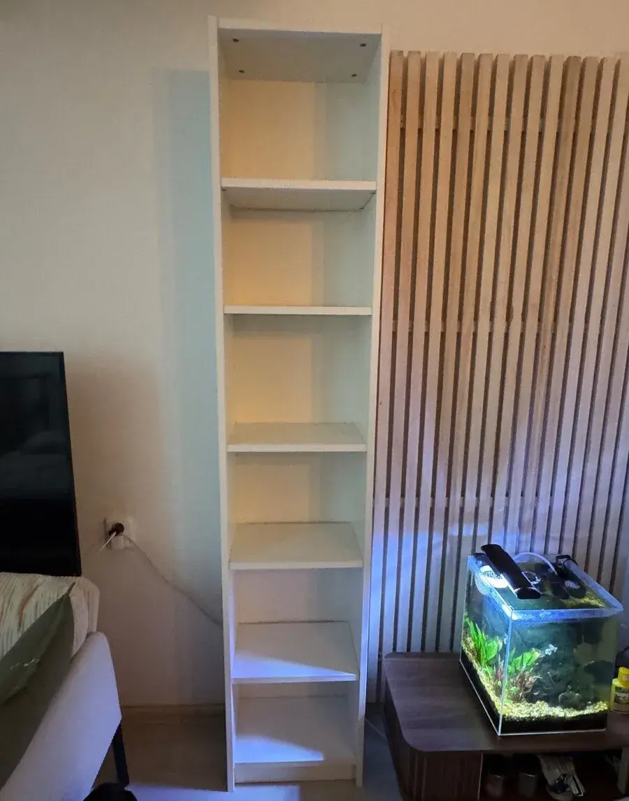 IKEA bílá knihovna
