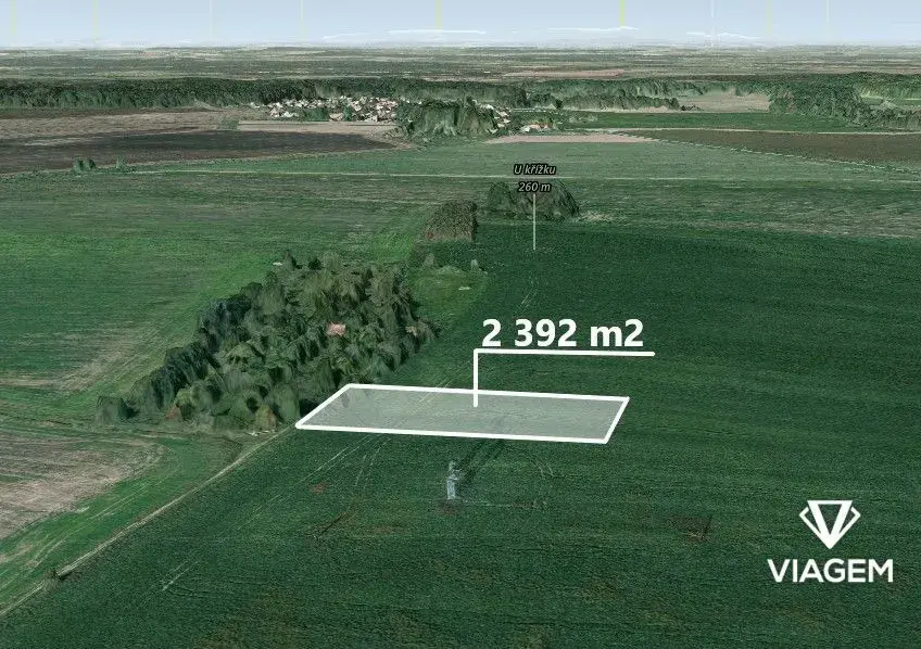 Pole 2 392 m²