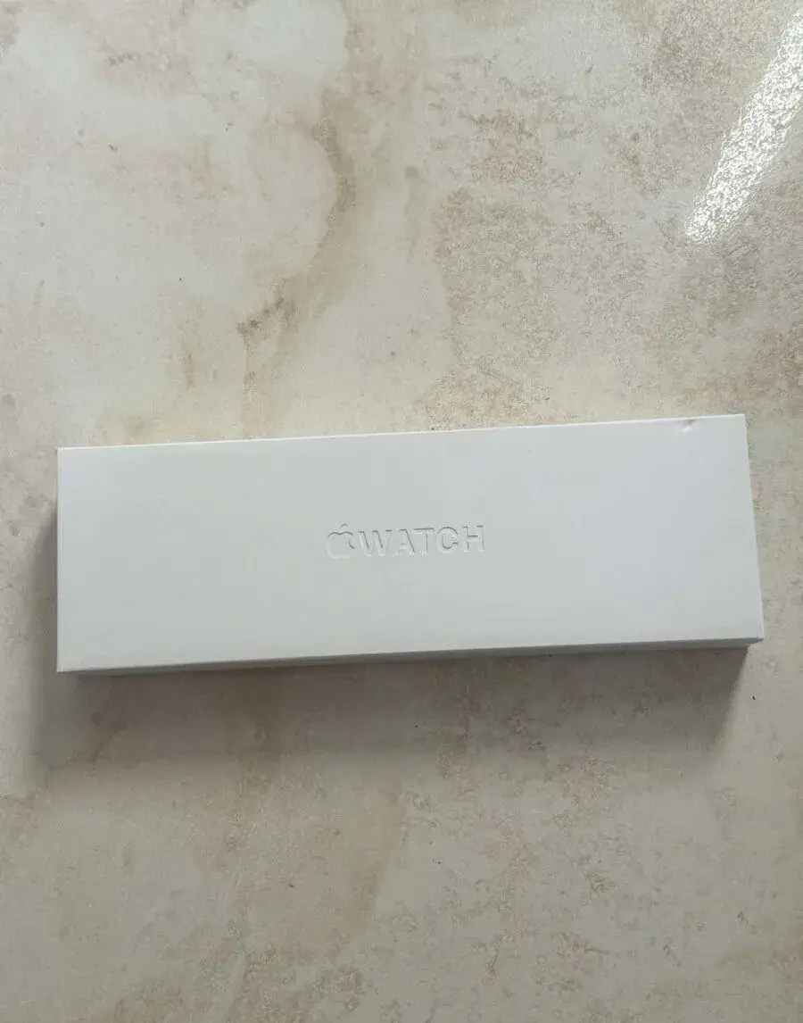 Apple Watch Series 12 GPS 42mm Světle zlatý hliník - NOVÉ