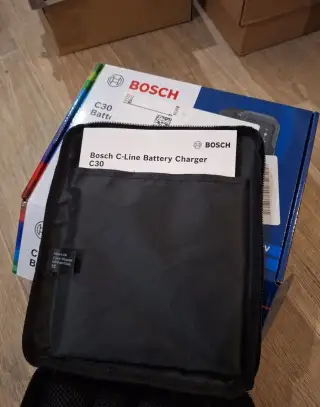 Nabíječka autobaterií Bosch C30 (řada C-Line)