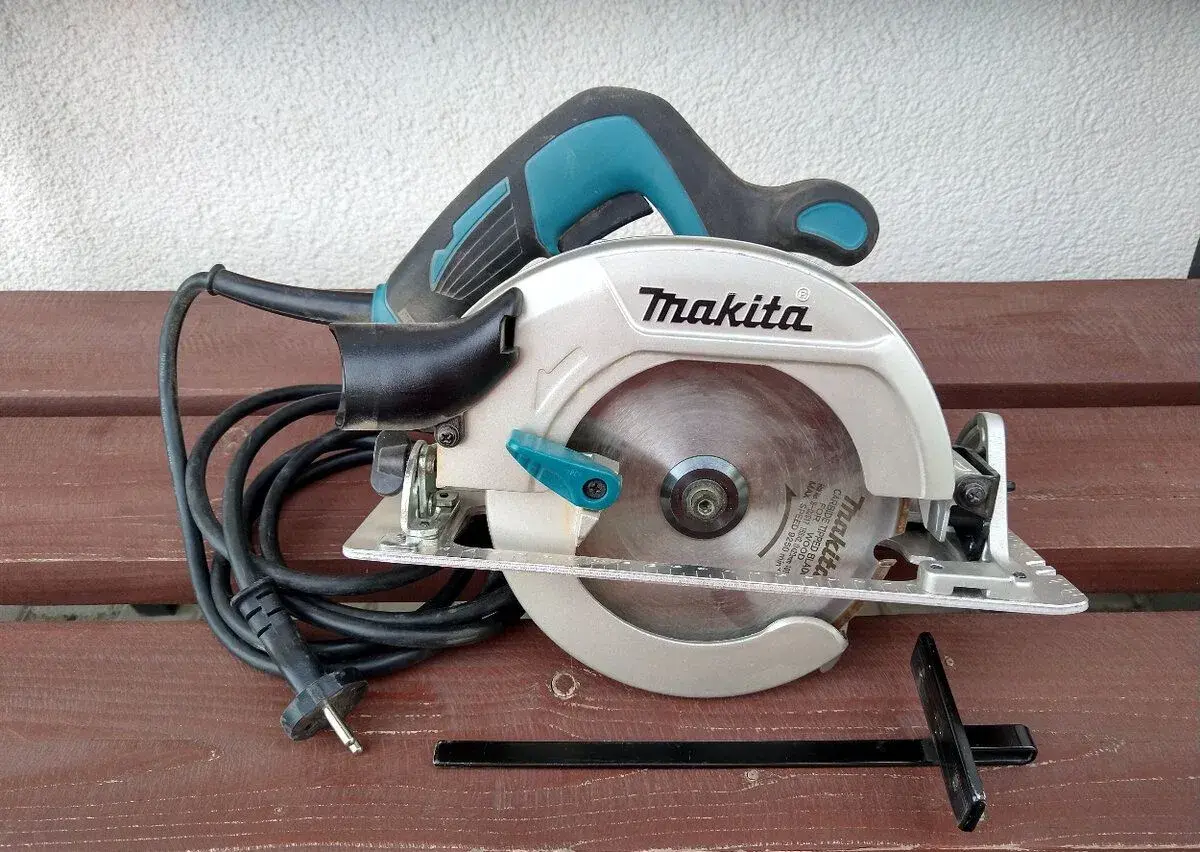 Makita HS6601 kotoučová pila