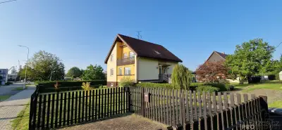 Pronájem bytových ,komerčních prostor v rodinném domě v Tři