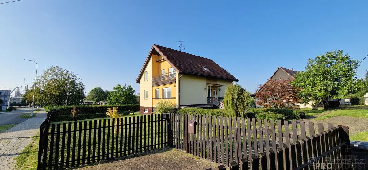 Pronájem bytových ,komerčních prostor v rodinném domě v Tři
