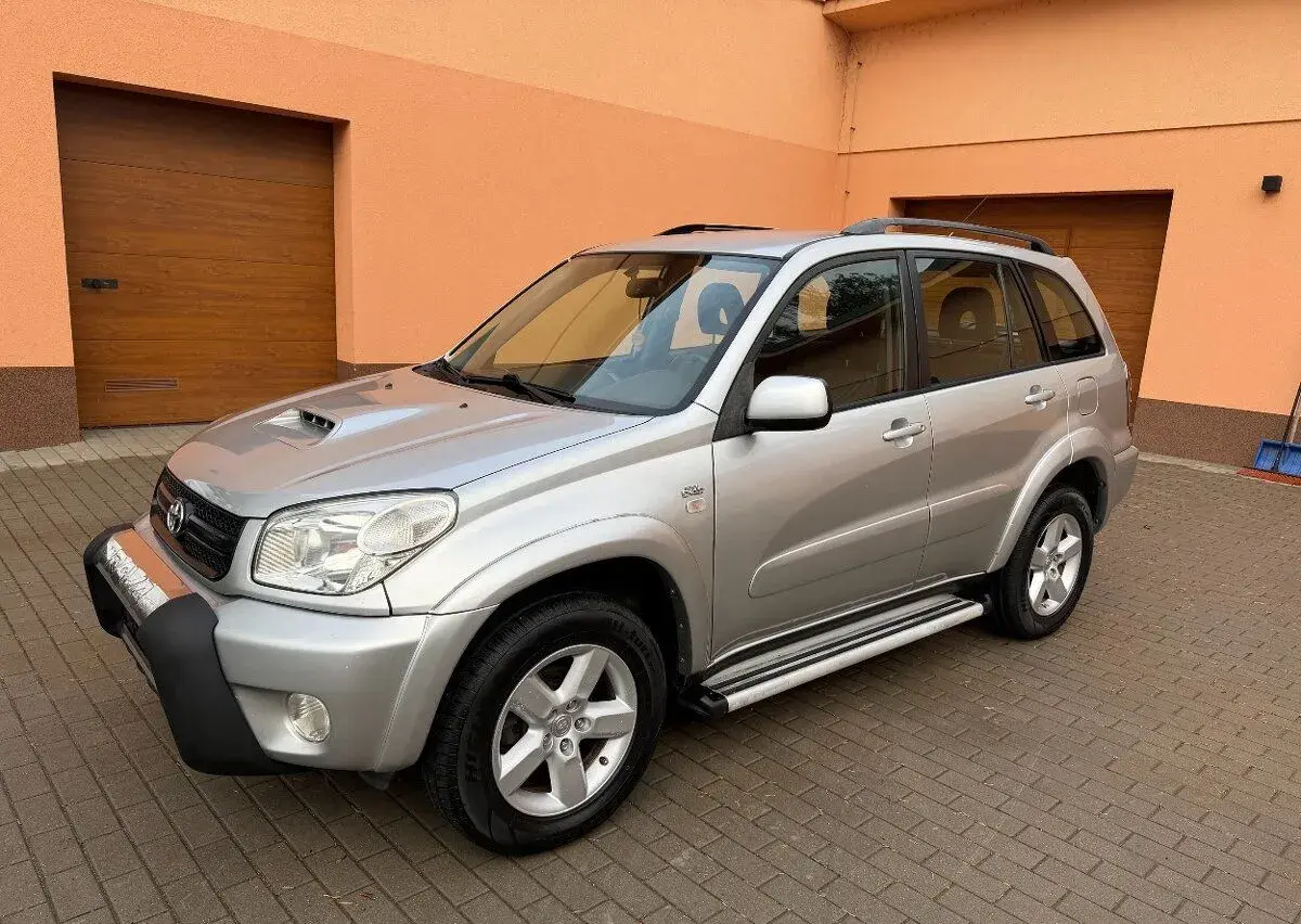 Toyota RAV4 – 257 300 km
