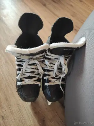 Hokejové brusle Bauer Supreme vel. 33,5