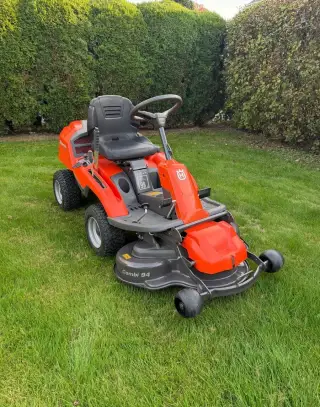 Husqvarna R 214C rider - stav nového