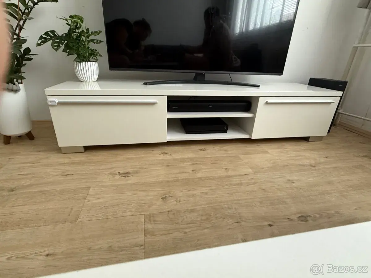 Tv stolek + konferenční stolek