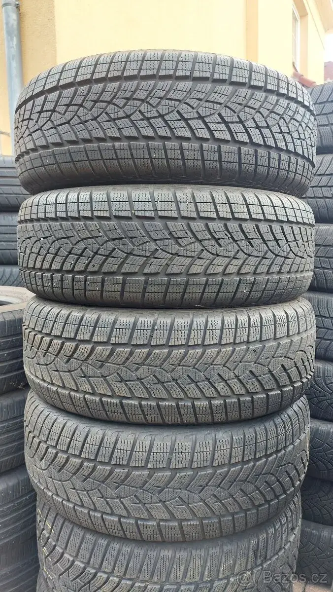 Pneu zimní, 4 ks, rozměr 215/60/17, 96H, zn. GOODYEAR