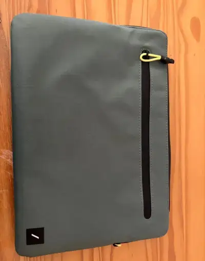 Native Union Paris obal 13” MacBook