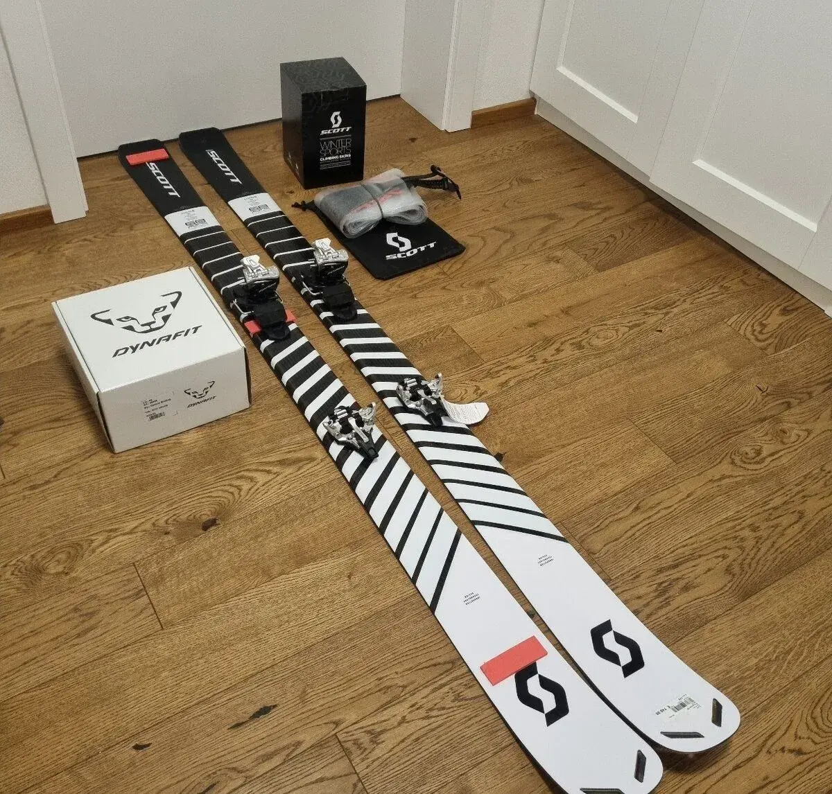Novy skialpovy set Scott Proguide 89 s pasmi a viazanim
