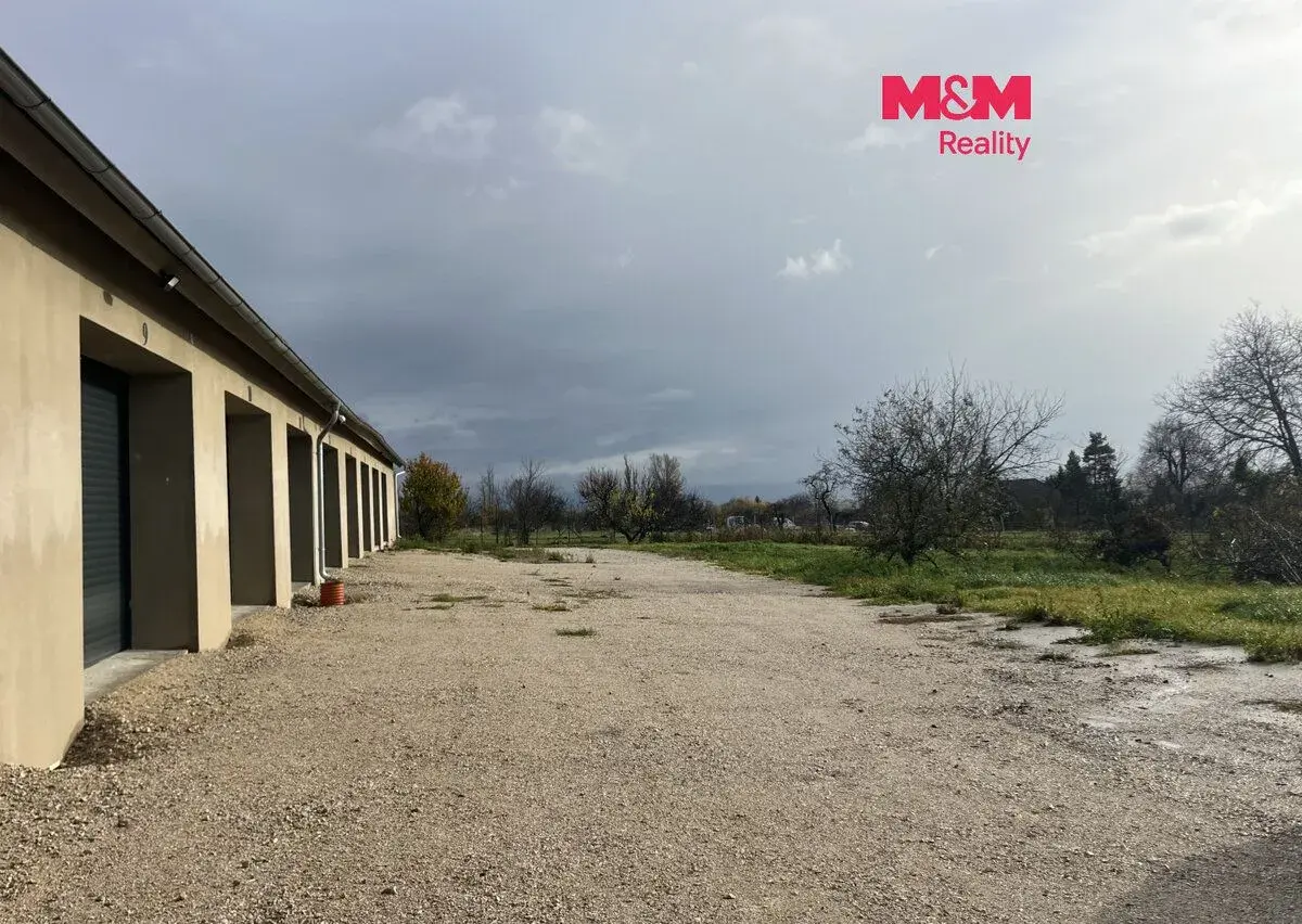 Pronájem garáže, 43 m², Újezdec