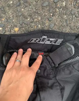 Kalhoty na motorku