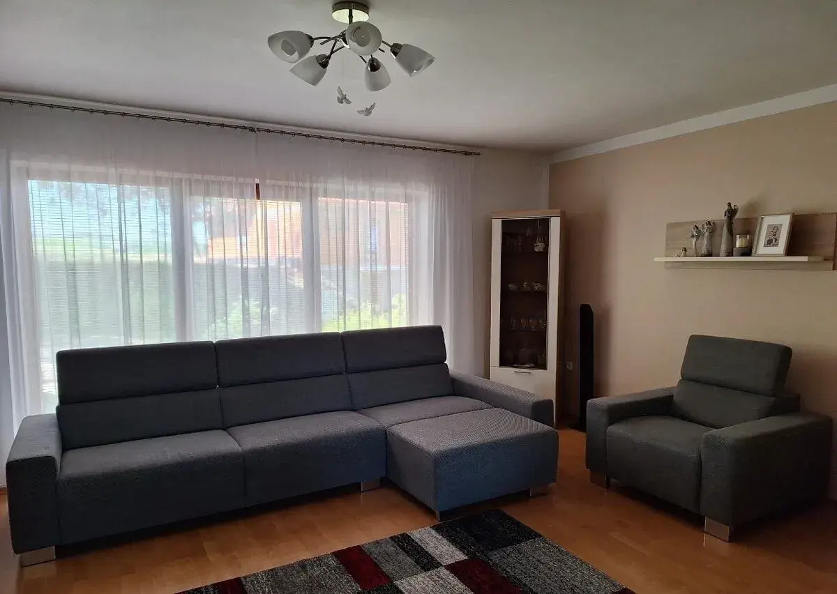 Sedací soupravu s křeslem