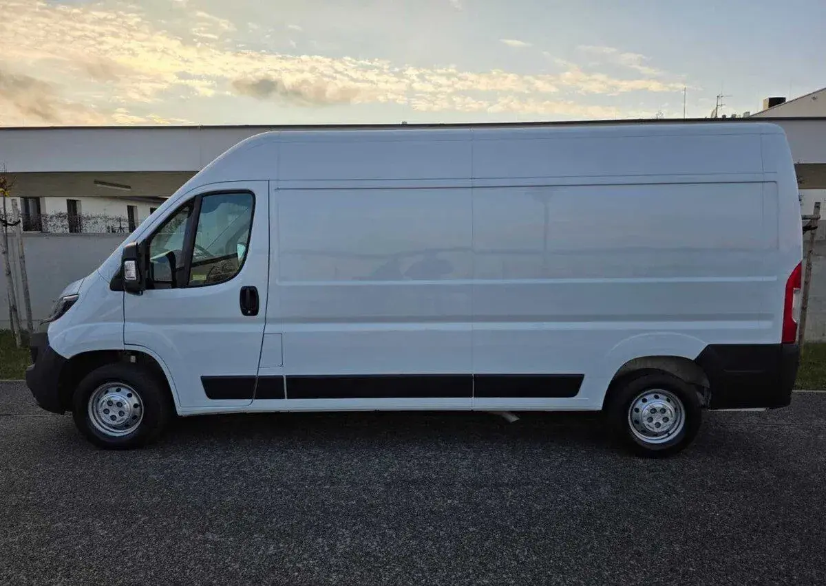 K půjčení dodávka Opel Movano 2021 velikost L3H2