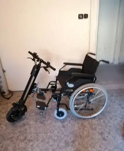 Přídavný elektrický pohon plus invalidní vozík