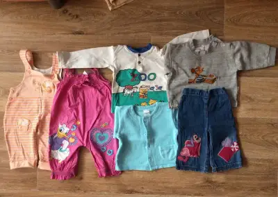 6x dětské oblečení. Velikost 68 (3-6 měsíců).