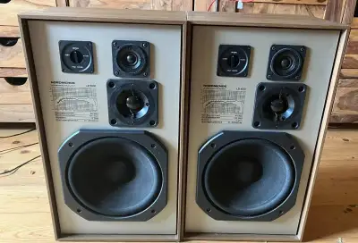 ŠPIČKOVÉ REPRO NORDMENDE LB 1000 (ROK 1978) 80/120W
