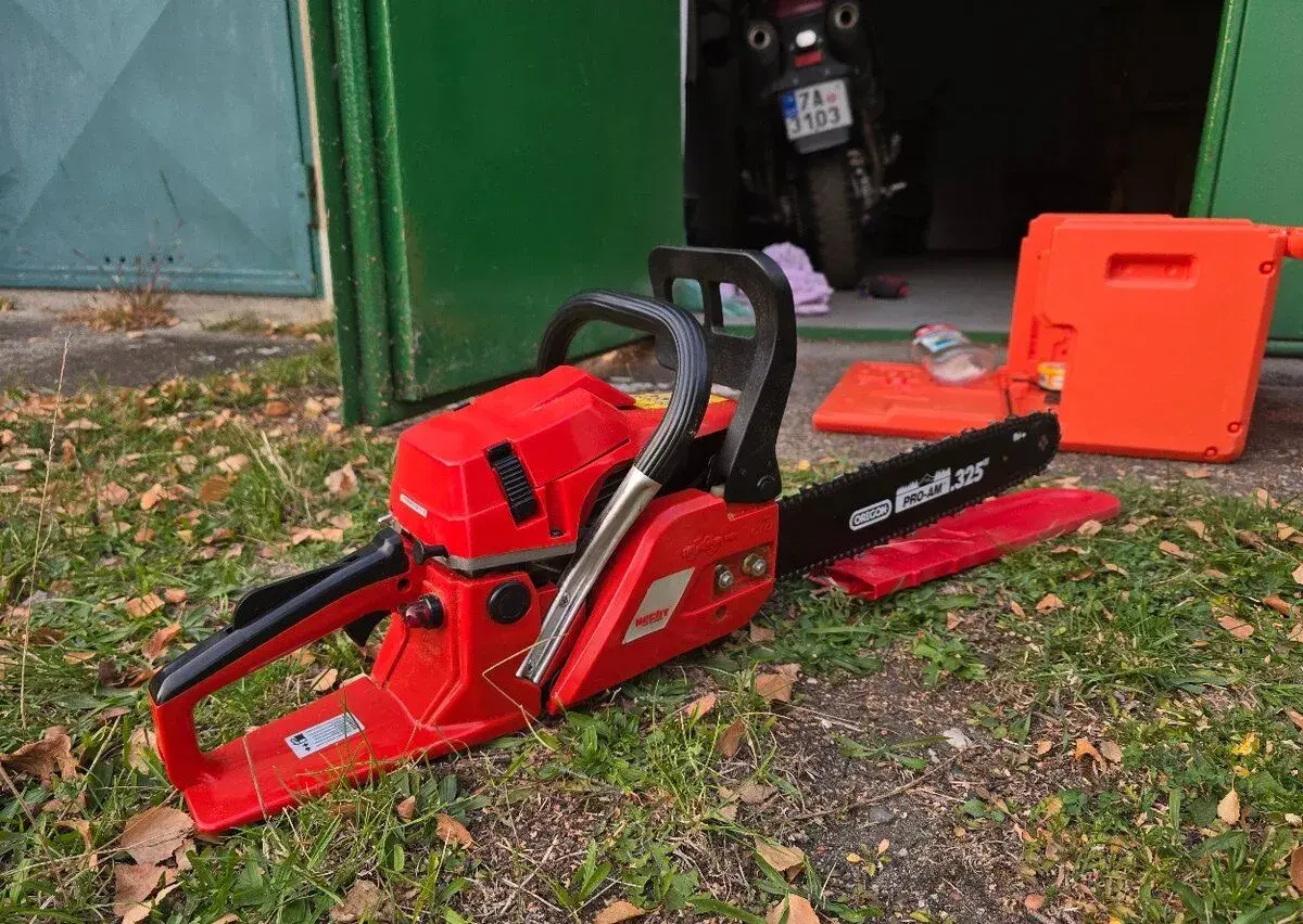 Motorová pila Hecht 950 - Jako NOVÁ