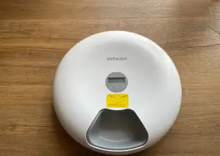 chytré krmítko Petwant pro psy, kočky