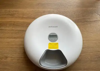 chytré krmítko Petwant pro psy, kočky