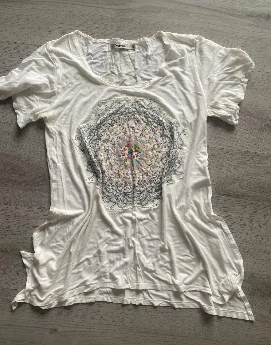 Krásné zánovní triko Desigual vel.38/40/M/L