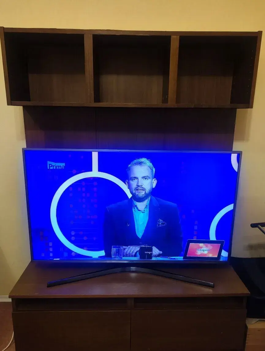Obývací TV stěna