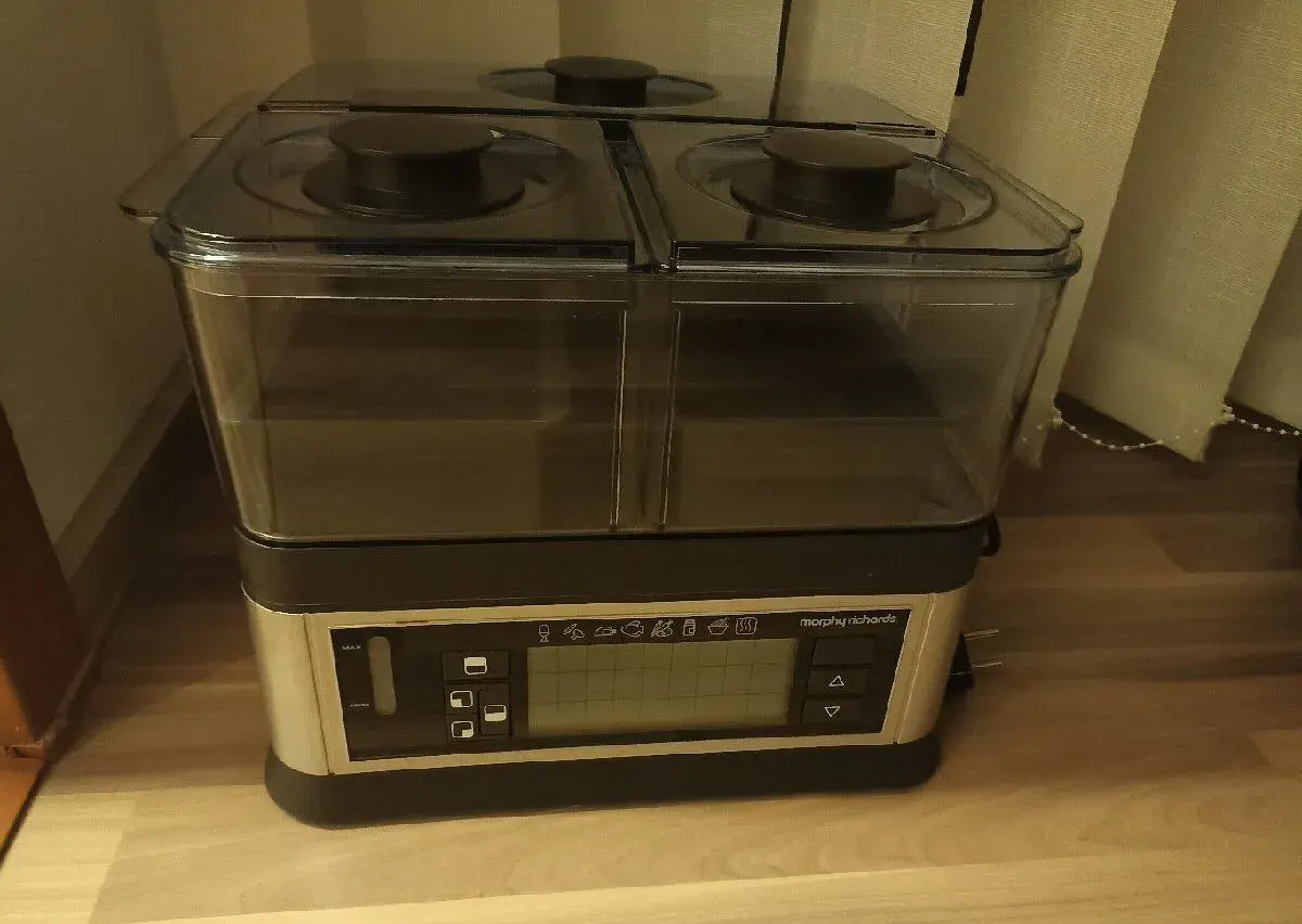 Parny hrnec Morphy Richards zaruka
