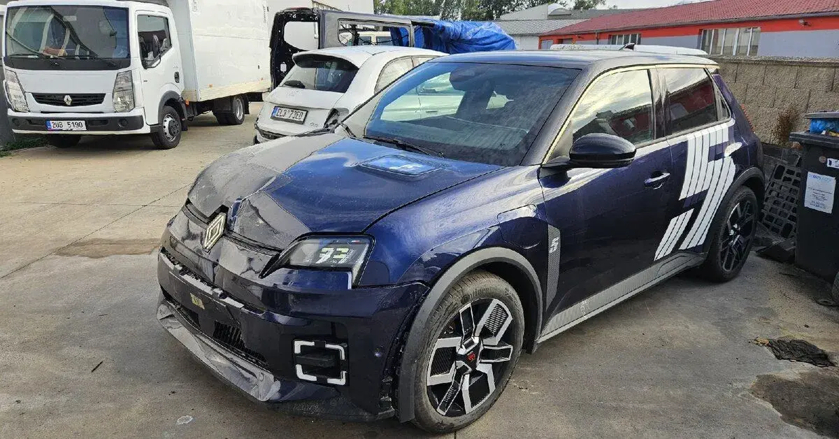 Renault – 2024, 7 700 km