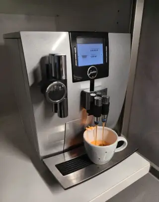 Jura Impressa J9.3 Aroma+ kompletní balení