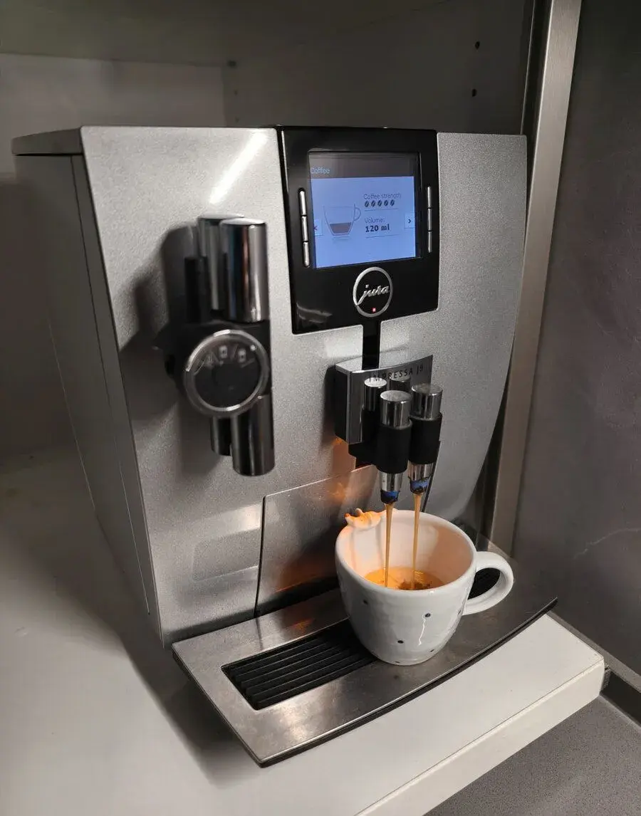 Jura Impressa J9.3 Aroma+ kompletní balení