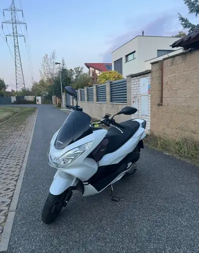 Honda PCX 125 skútr